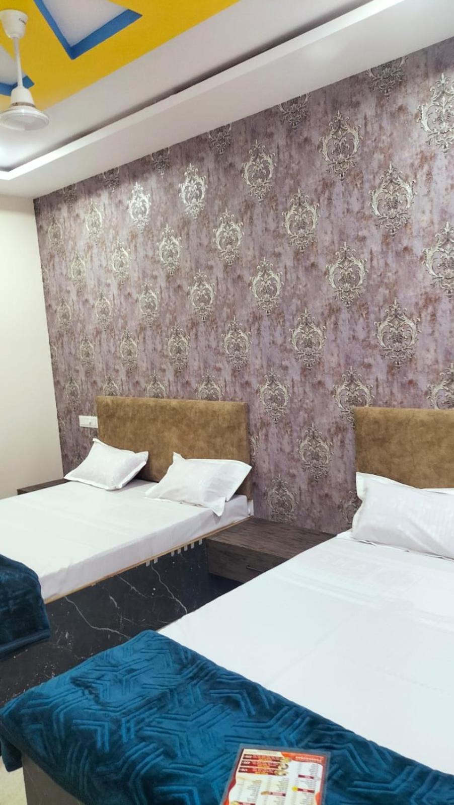 Hotel Somnath Inn Удджайн Экстерьер фото