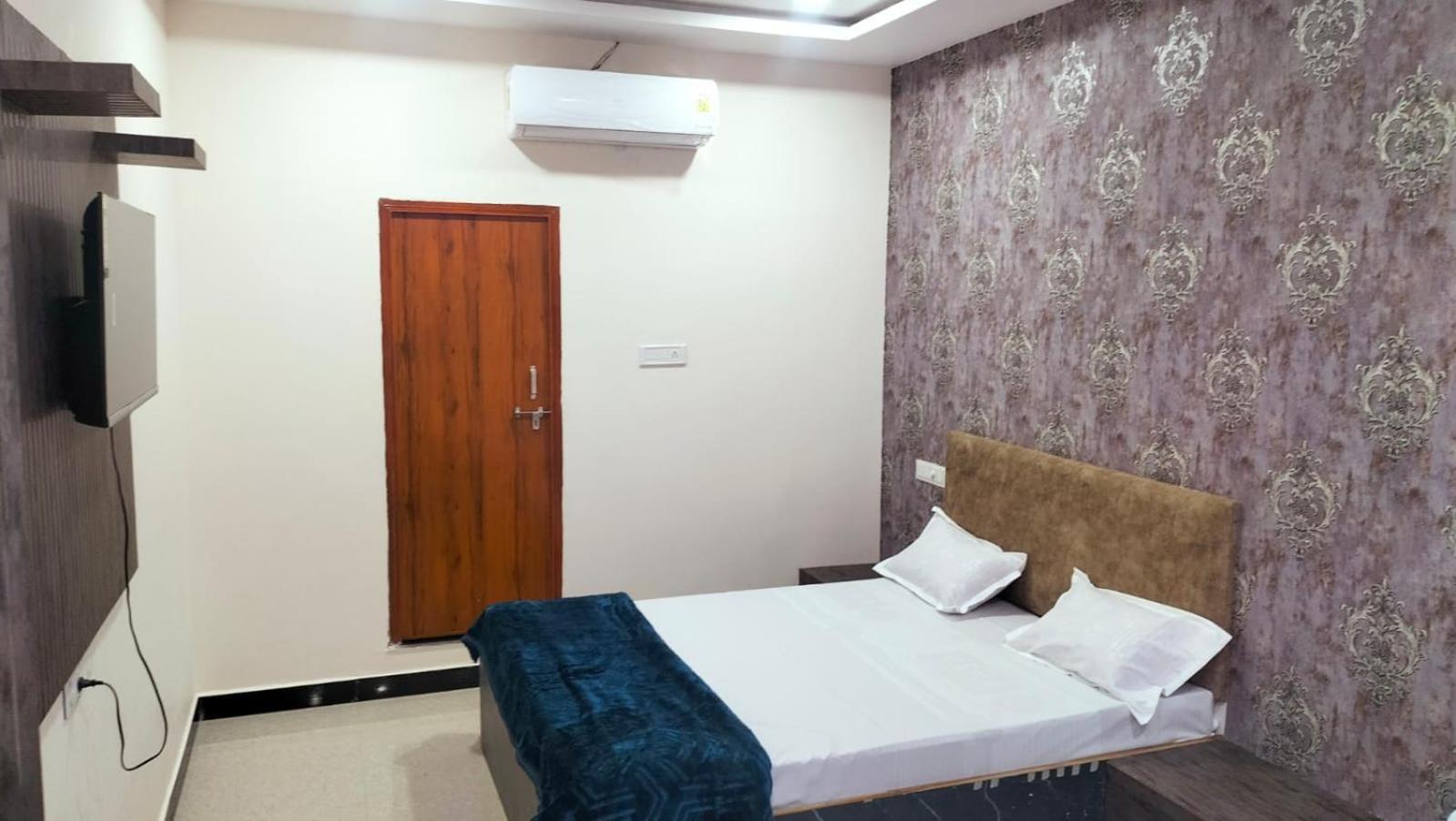 Hotel Somnath Inn Удджайн Экстерьер фото