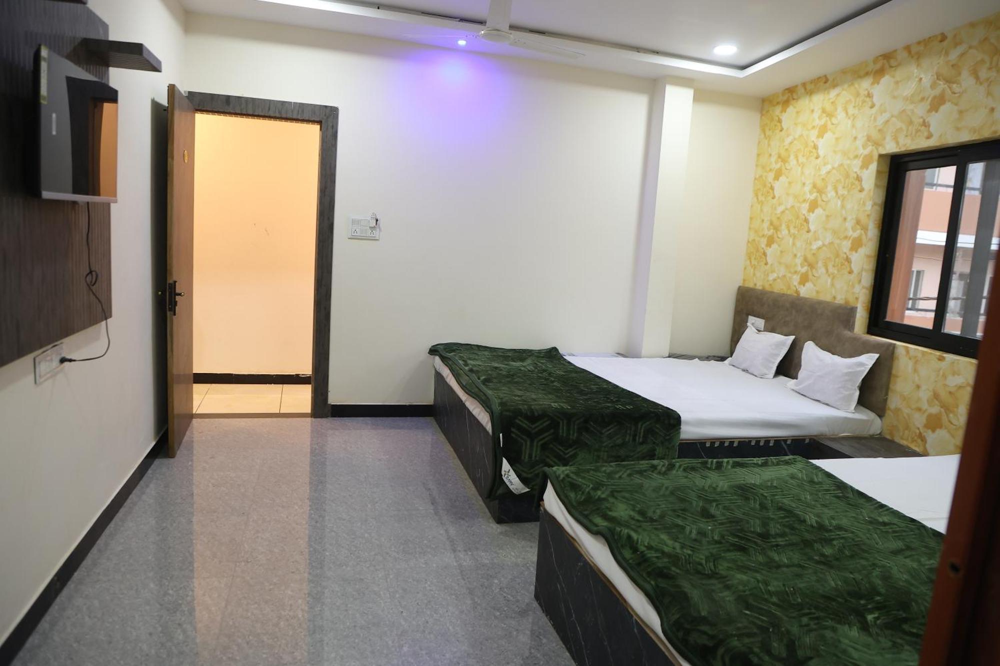 Hotel Somnath Inn Удджайн Номер фото