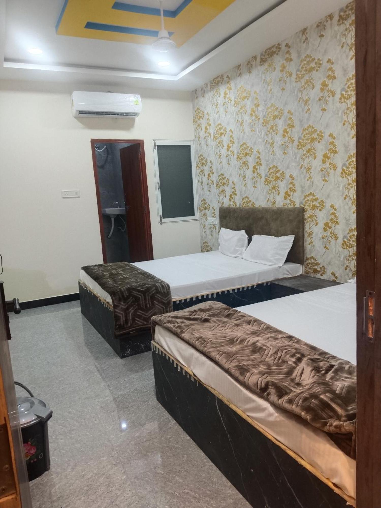 Hotel Somnath Inn Удджайн Экстерьер фото