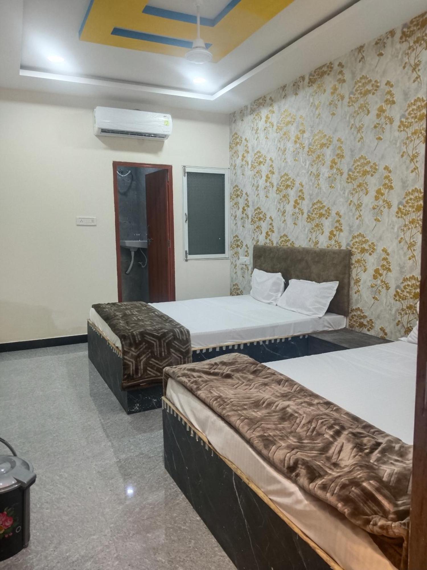 Hotel Somnath Inn Удджайн Экстерьер фото